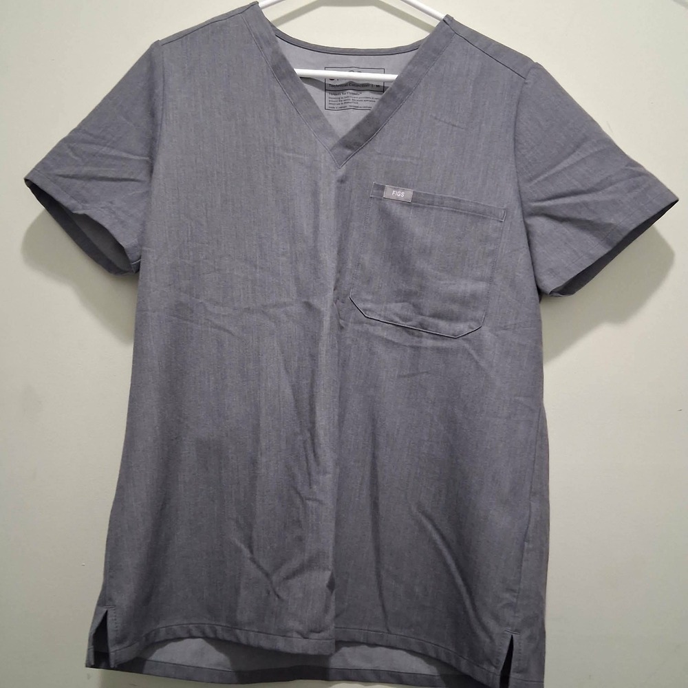 FIGS Catarina One Pocket Scrub Top Heather Grey V-Neck Technical Collection M